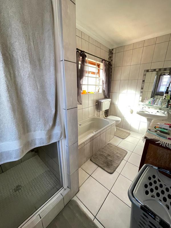 3 Bedroom Property for Sale in Panorama Western Cape